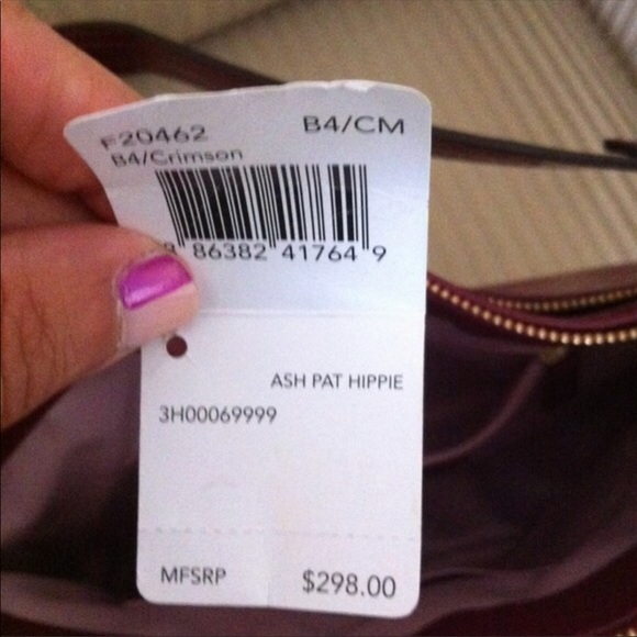 Authentic coach cross body patent deep red color - Picture 3 of 5